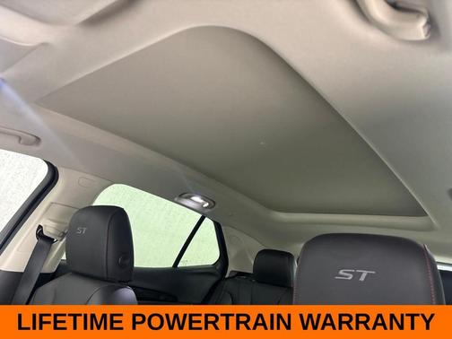 White Frost Tri-Coat 2023 Buick Envision Essence
