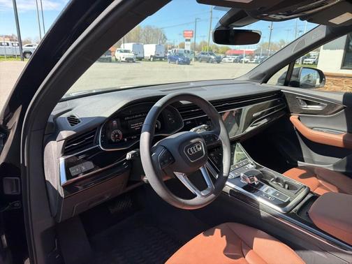 2024 Audi Q7 45 Premium Plus