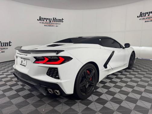 Arctic White 2023 Chevrolet Corvette Stingray w/2LT
