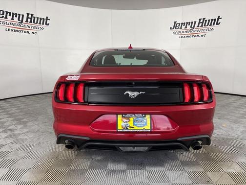 2021 Ford Mustang EcoBoost