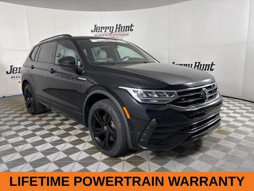Deep Black Pearl Effect 2023 Volkswagen Tiguan 2.0T SE R-Line Black