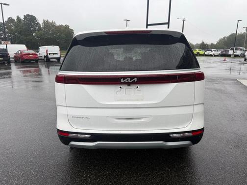 2024 Kia Carnival EX