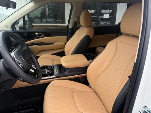 2024 Kia Carnival EX