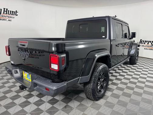 Black Clearcoat 2022 Jeep Gladiator Sport
