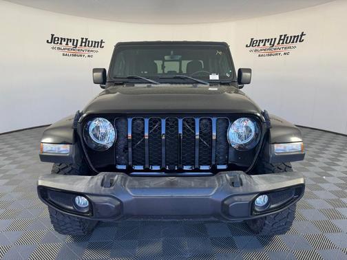 Black Clearcoat 2022 Jeep Gladiator Sport