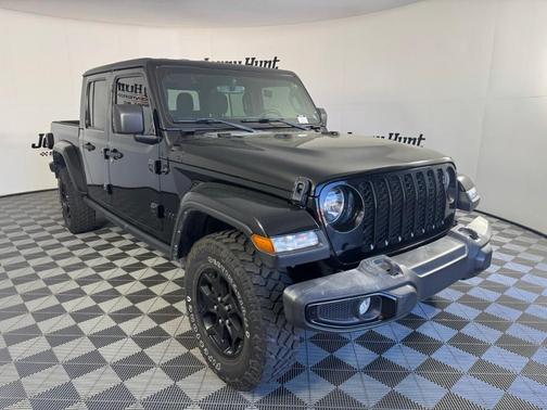 Black Clearcoat 2022 Jeep Gladiator Sport