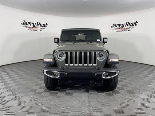 Sting Gray Clearcoat 2021 Jeep Wrangler Unlimited Sahara