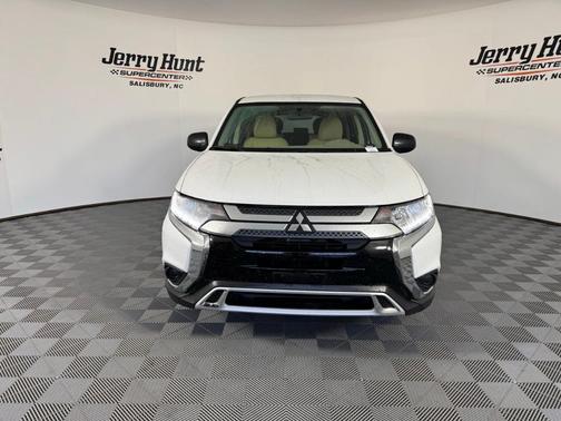 2020 Mitsubishi Outlander ES