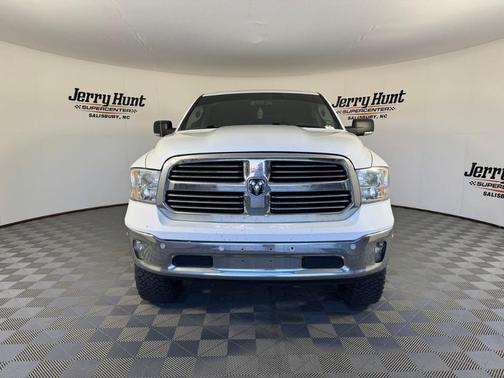 Bright White Clearcoat 2019 RAM 1500 Classic Big Horn