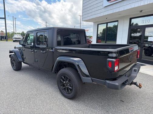 Black Clearcoat 2022 Jeep Gladiator Sport