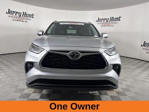 Silver 2023 Toyota Highlander L