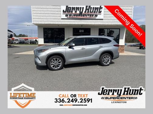 Silver 2023 Toyota Highlander L