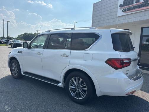 2021 INFINITI QX80 Luxe