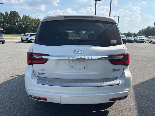 2021 INFINITI QX80 Luxe