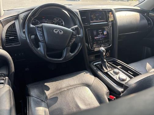 2021 INFINITI QX80 Luxe