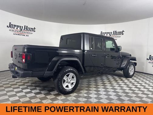 2022 Jeep Gladiator Sport
