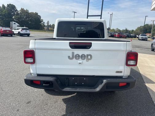 2023 Jeep Gladiator Overland