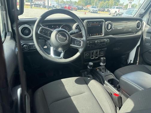 2023 Jeep Gladiator Overland