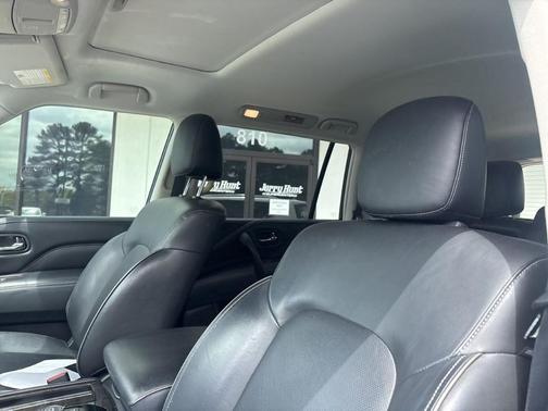 2023 INFINITI QX80 Luxe