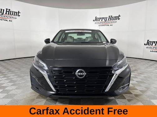 Black 2023 Nissan Altima 2.5 SL