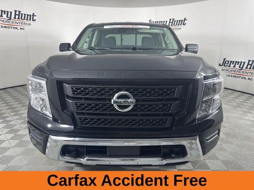 2022 Nissan Titan SV
