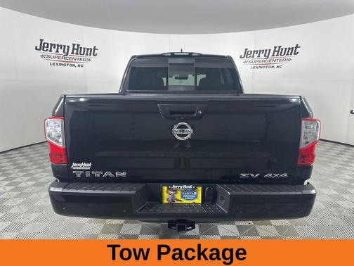 2022 Nissan Titan SV