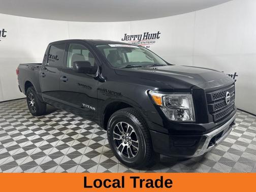 2022 Nissan Titan SV