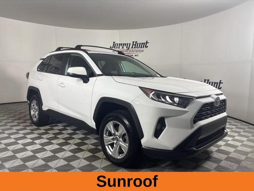 2020 Toyota RAV4 XLE