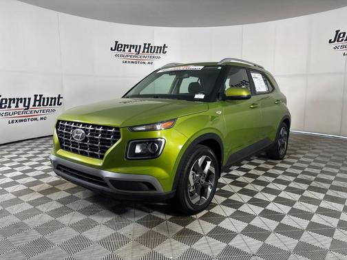 Apple Green 2023 Hyundai VENUE SEL