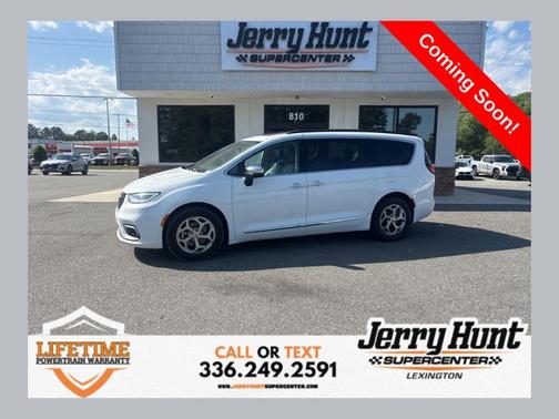 Bright White Clearcoat 2023 Chrysler Pacifica Limited