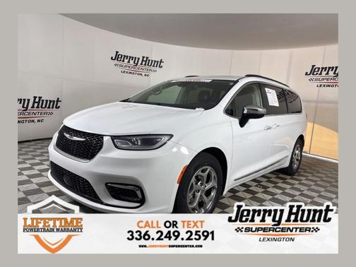 Bright White Clearcoat 2023 Chrysler Pacifica Limited