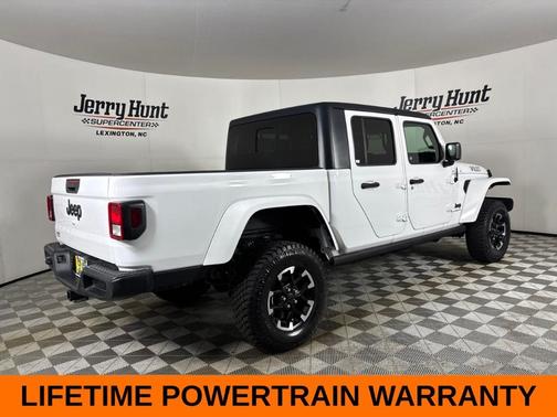 Bright White Clearcoat 2022 Jeep Gladiator Sport