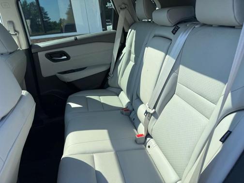 White 2023 Nissan Rogue SV