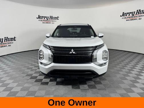 2024 Mitsubishi Outlander ES