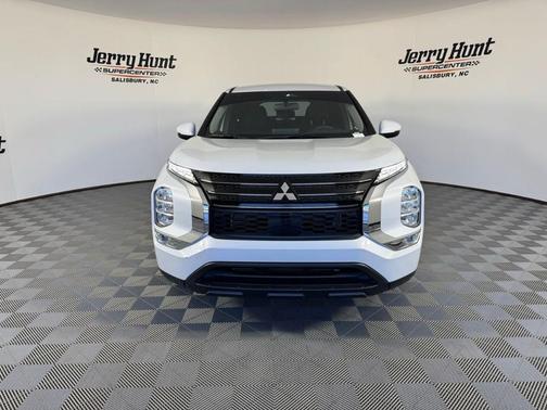 2024 Mitsubishi Outlander ES