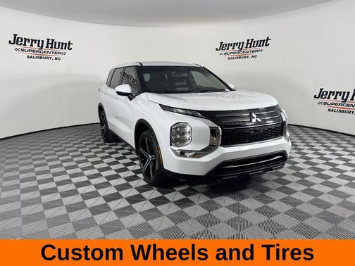 2024 Mitsubishi Outlander ES