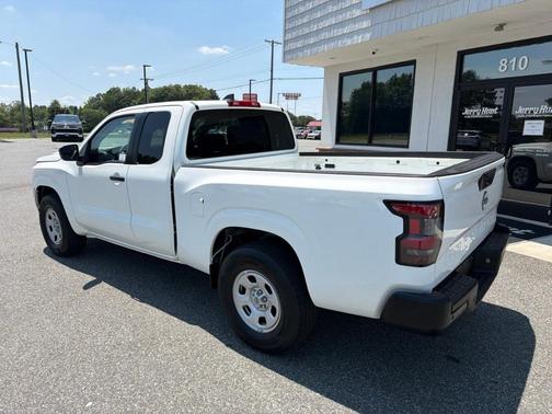 Glacier White 2024 Nissan Frontier S