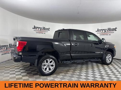 2024 Nissan Titan XD SV