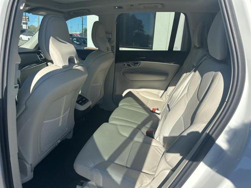 2019 Volvo XC90 T5 Momentum