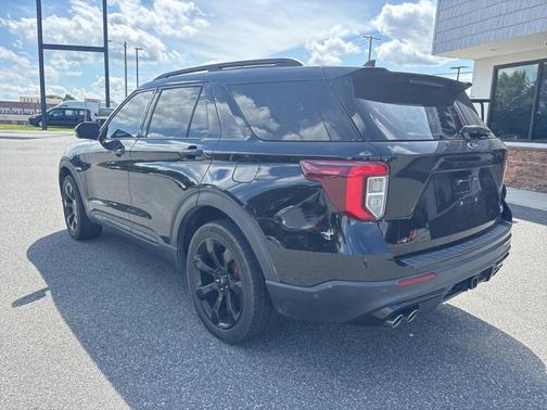 Black Metallic 2021 Ford Explorer ST