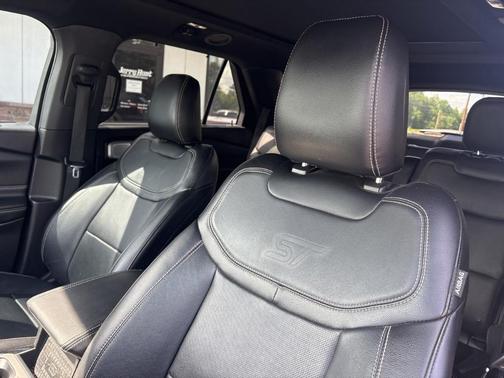 Black Metallic 2021 Ford Explorer ST