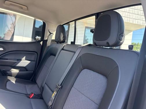 Summit White 2016 Chevrolet Colorado Z71