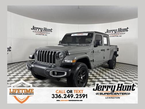 Sting Gray Clearcoat 2022 Jeep Gladiator Sport