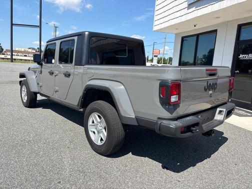 Sting Gray Clearcoat 2022 Jeep Gladiator Sport