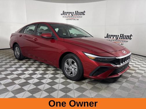 2025 Hyundai ELANTRA SE