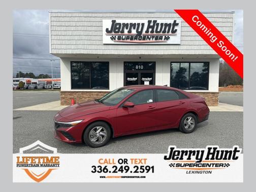 2025 Hyundai ELANTRA SE