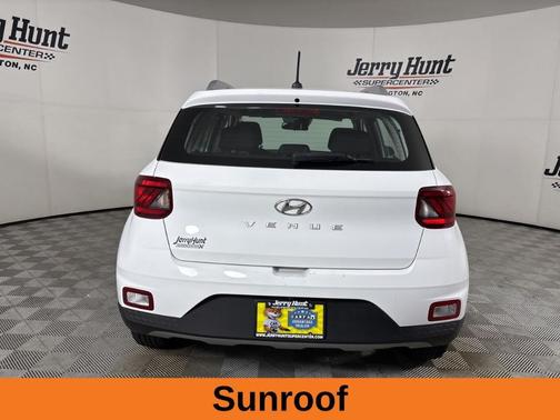 2024 Hyundai VENUE SEL