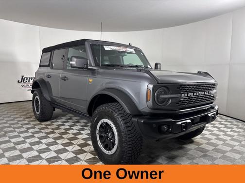 Carbonized Gray Metallic 2023 Ford Bronco Badlands
