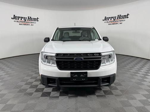 Oxford White 2024 Ford Maverick XLT