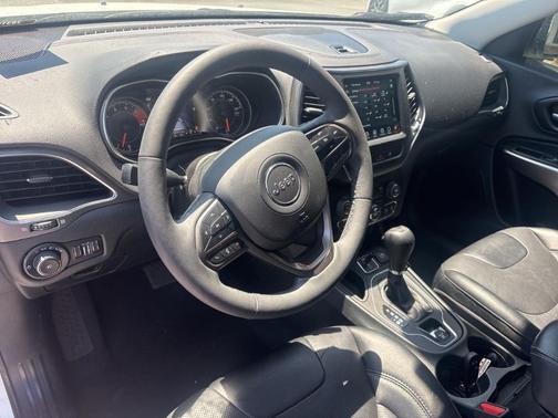 Bright White Clearcoat 2022 Jeep Cherokee Latitude Lux